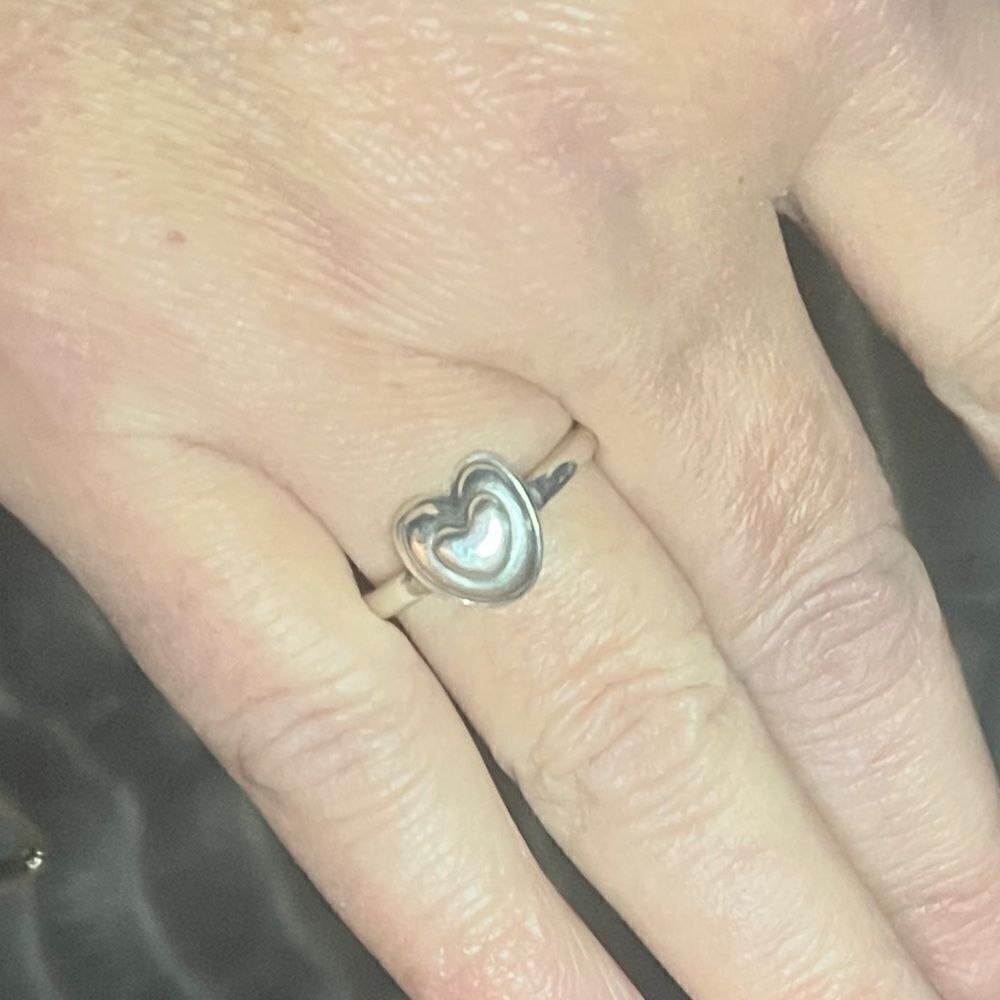 The Bubble Heart Ring adjustable in 925 silver.